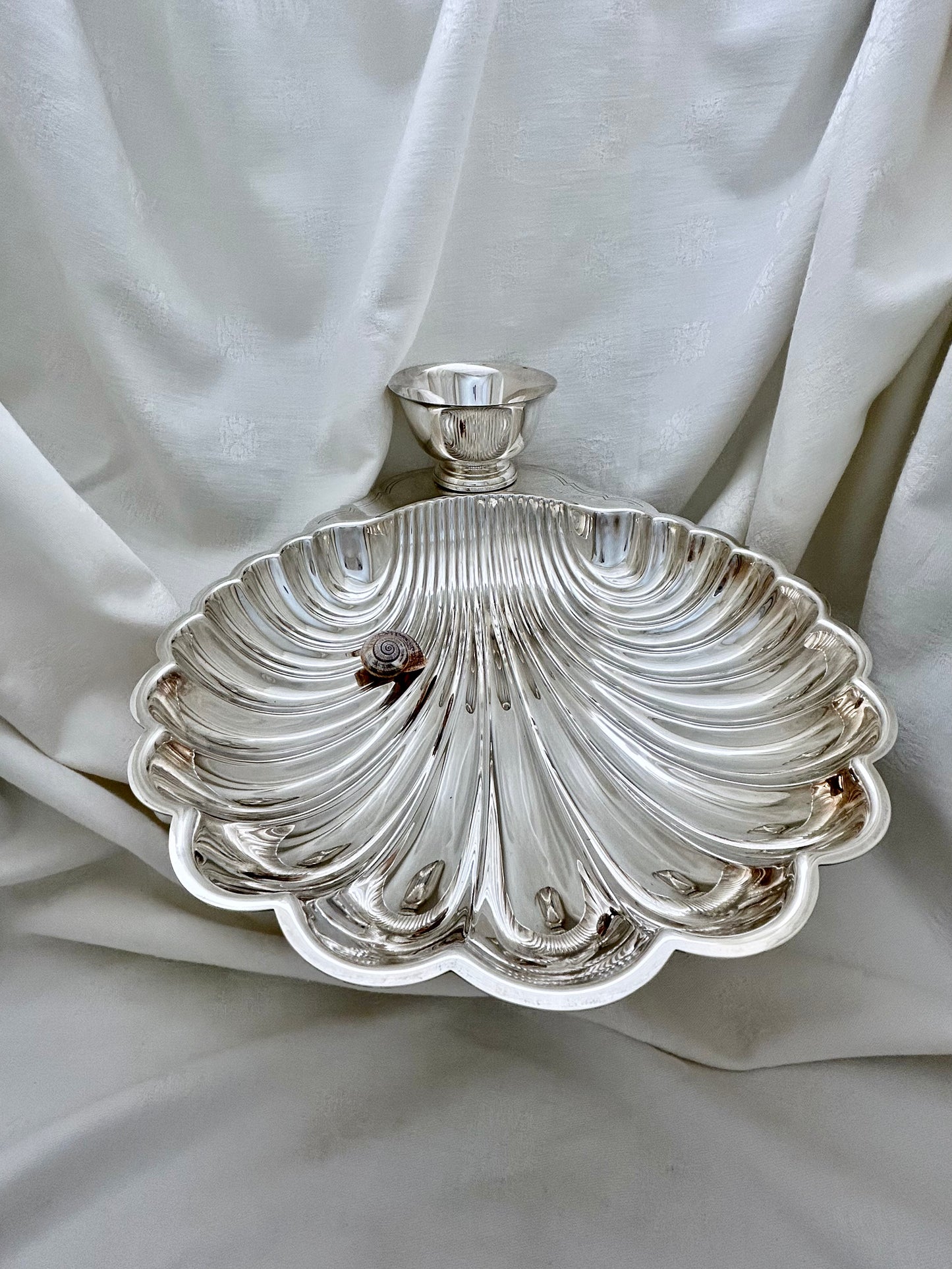 WM Rogers Silver-Plated Shell Bowl Chip and Dip