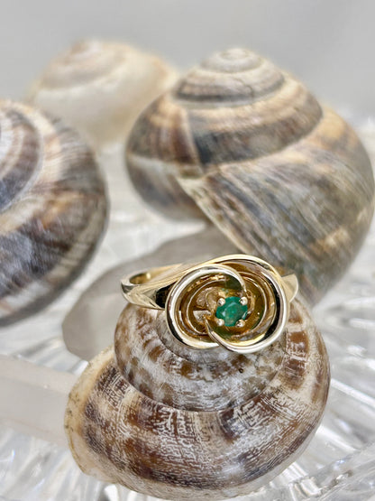 Gold Swirl & Emerald Ring