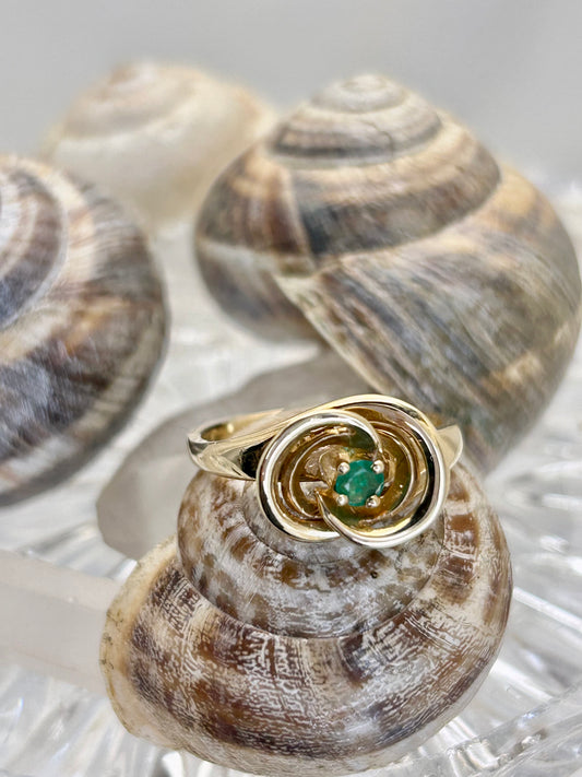 Gold Swirl & Emerald Ring