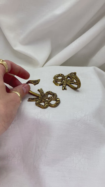 Brass Bow Hooks